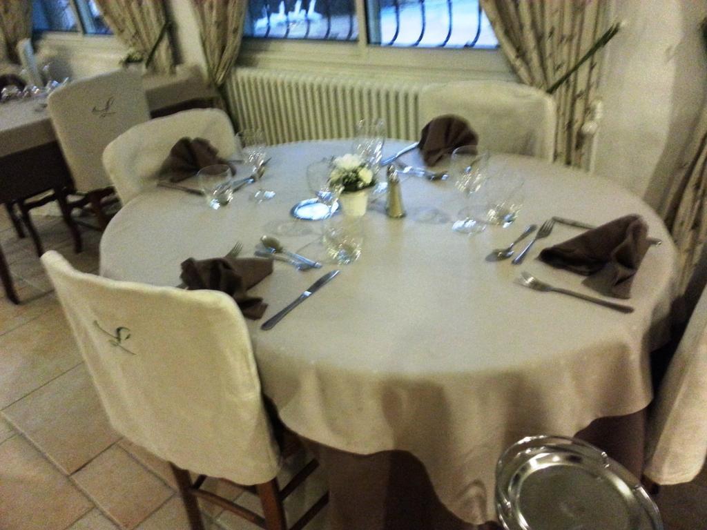 La Touloubre Otel La Barben Dış mekan fotoğraf