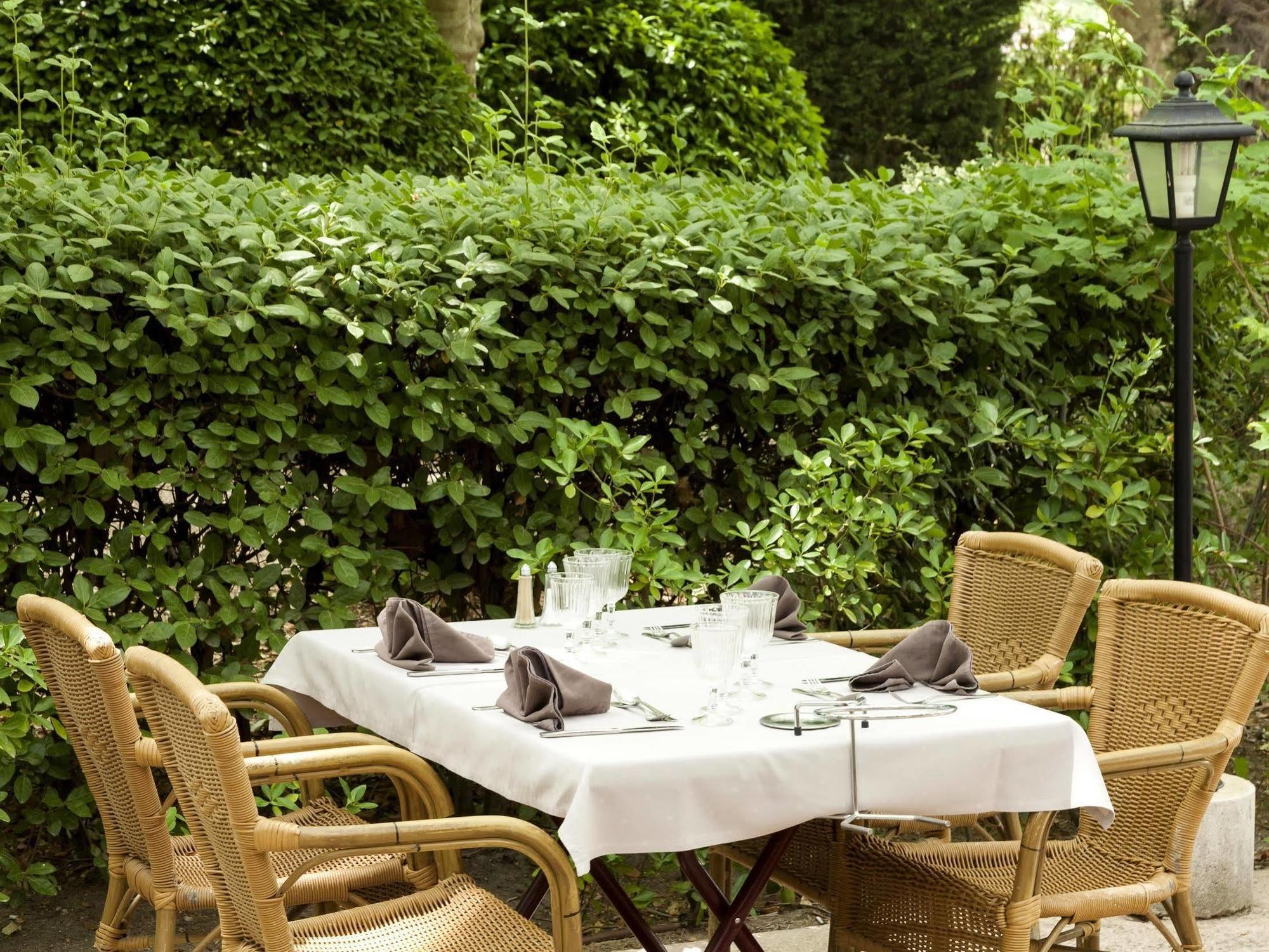 La Touloubre Otel La Barben Dış mekan fotoğraf