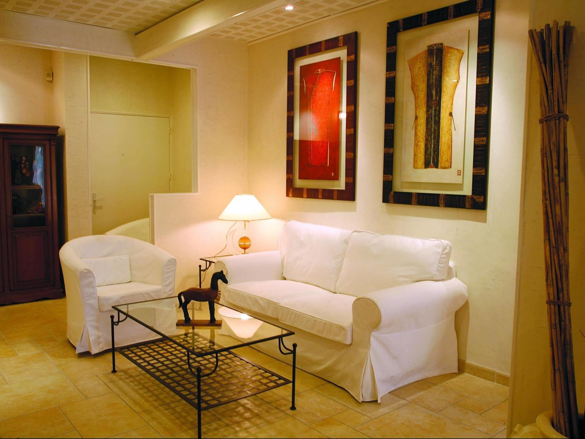 La Touloubre Otel La Barben Dış mekan fotoğraf