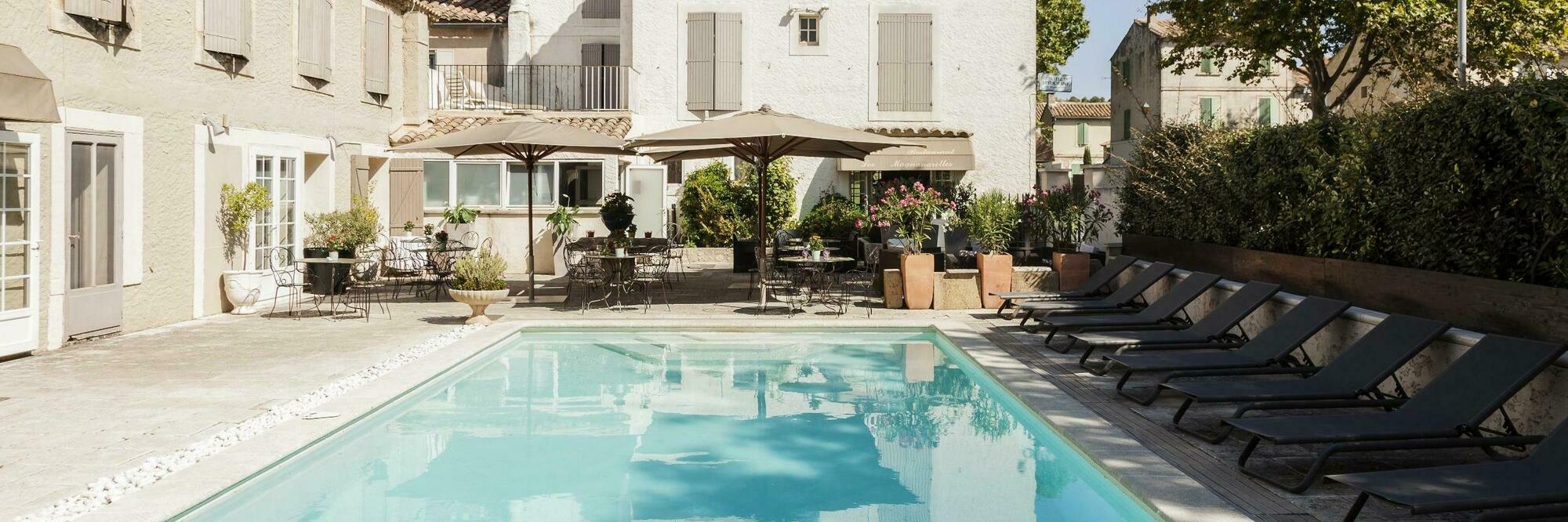 La Touloubre Otel La Barben Dış mekan fotoğraf